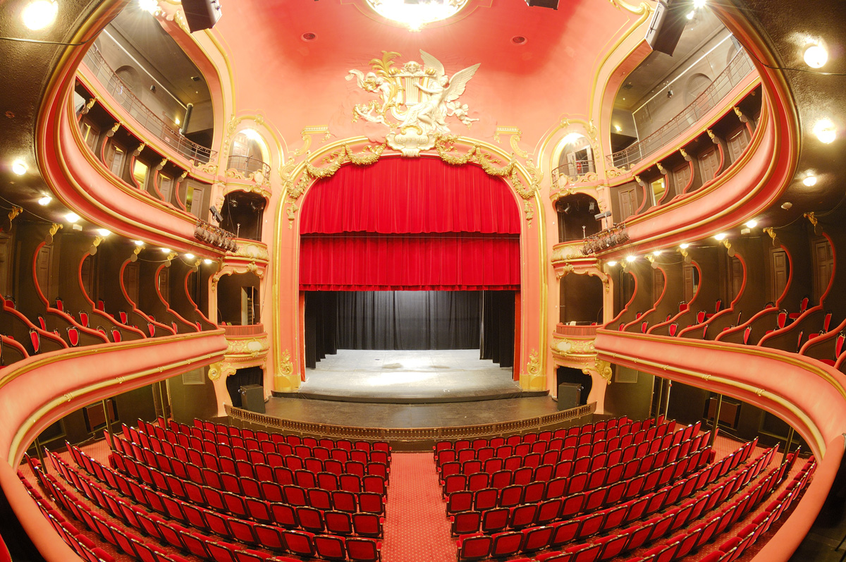 salle theatre a l'italienne